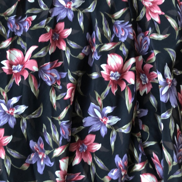 Floral Flowy Skirt New without Tag - Picture 2 of 3